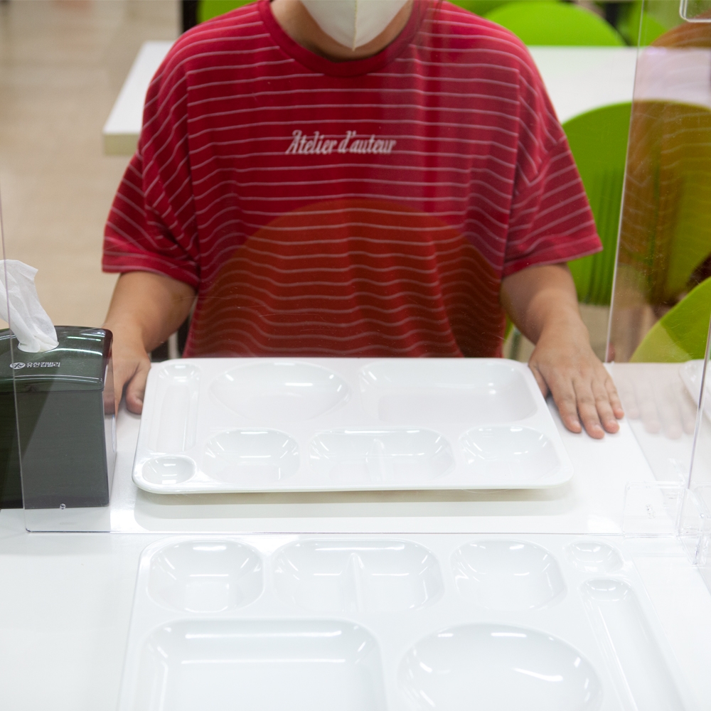 Corona prevention transparent acrylic partition set for 4